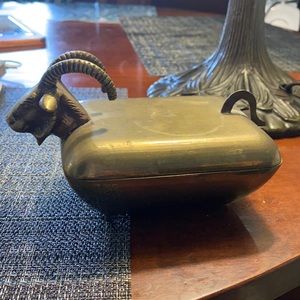 GOAT Antique brass hinged lid